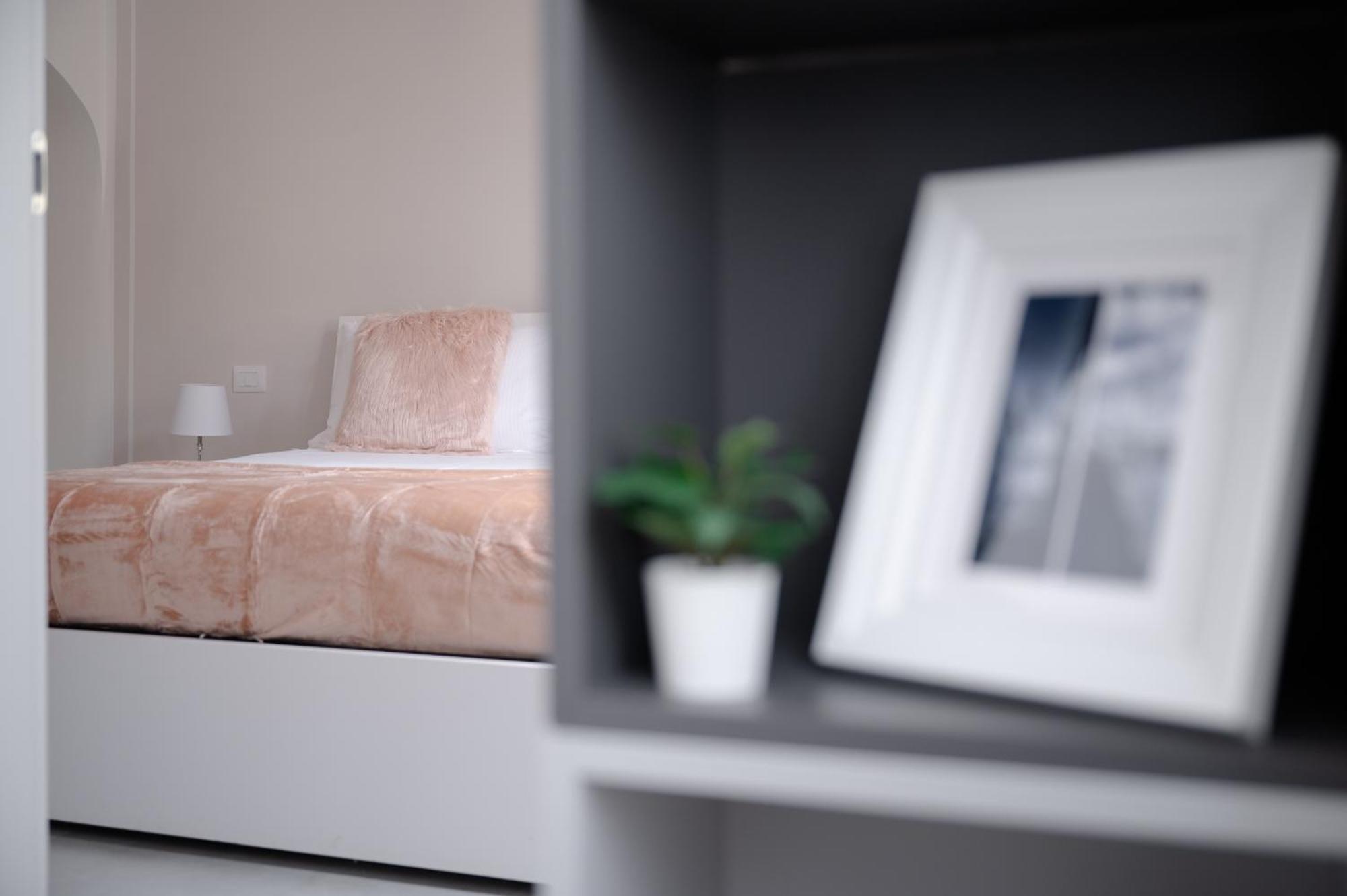 Via Ponte Alle Mosse, 19 - Charming - A Chic, Newly Renovated Near Tram Leopolda, A Few Min From Downtown Apartamento Florencia
