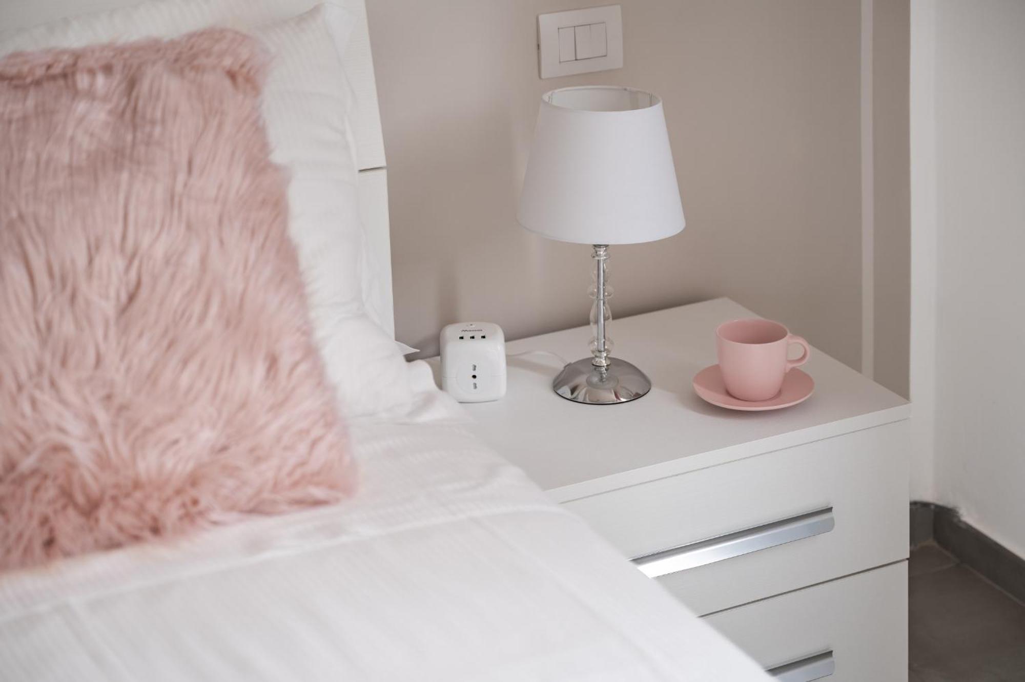 Apartamento Via Ponte Alle Mosse, 19 - Charming - A Chic, Newly Renovated Near Tram Leopolda, A Few Min From Downtown *