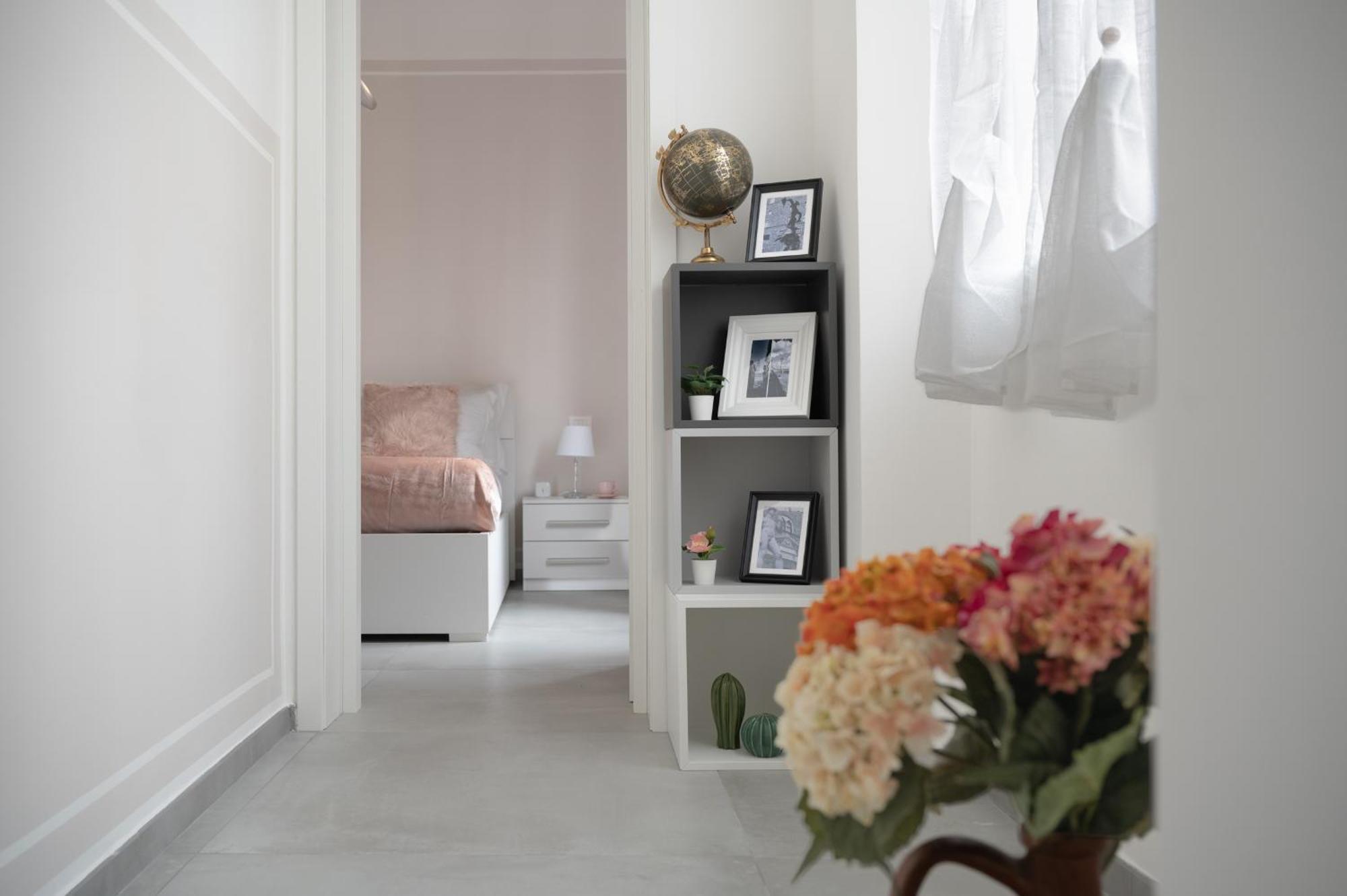 Charming Apartments: Chic Renovated Near Tram Leopolda Apartment